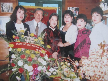 Ảnh chụp gia đình Nghệ sĩ Nhân dân Trịnh Thịnh 