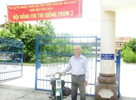  Thí sinh Hồ Ngọc Cảnh (69 tuổi) rất tự tin sau khi hoàn thành kỳ thi tốt nghiệp THPT 