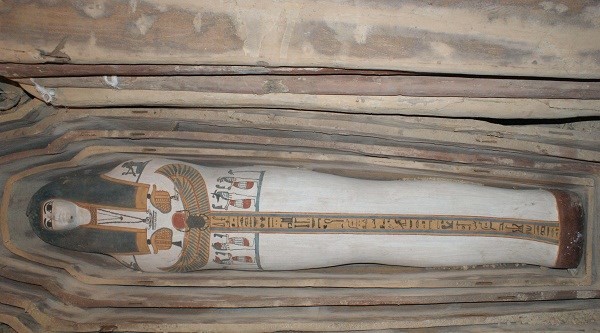  Một xác ướp được phát hiện gần đây ở Ai Cập. Ảnh: : AFP/TTXVN 