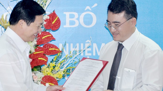 Bộ trưởng Vũ Huy Hoàng trao quyết định bổ nhiệm Tổng cục trưởng Tổng cục Năng lượng cho ông Đặng Huy Cường.