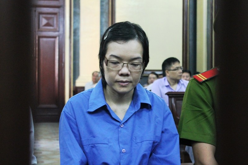 Bị cáo Huyền Như tỏ ra ăn năn tại phiên tòa chiều nay. Ảnh: Việt Văn