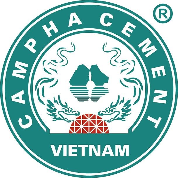 Logo Xi măng Cẩm Phả thay đổi màu sắc xanh ngọc. 