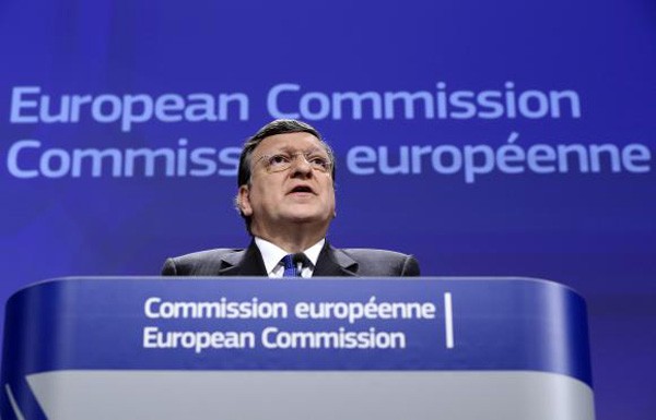 Chủ tịch Ủy ban châu Âu, Jose Manuel Barroso tại cuộc họp báo ngày 5.3 ở Brussels, Bỉ, tuyên bố EU sẵn sàng cung cấp khoản tín dụng 11 tỉ euro (15 tỉ USD) cho Ukraine trong vòng 2 năm tới - Ảnh: Reuters 