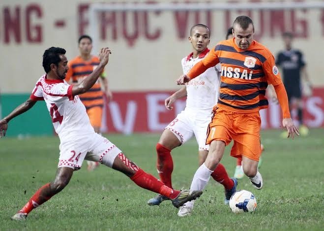 Cầu thủ V.Ninh Bình trong trận gặp Kelantan tại AFC Cup.