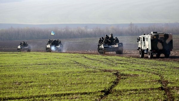 Đoàn xe quân đội Ukraine (Nguồn: RIA) 