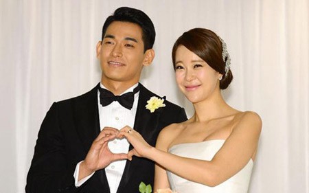 Baek Ji Young và Jung Suk Won kết hôn vào tháng 6/2013. 