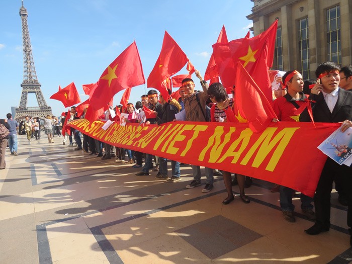 Hàng nghìn người tại Pháp tuần hành phản đối Trung Quốc