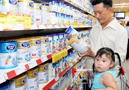 Siêu thị bắt đầu vào cuộc giảm giá sữa