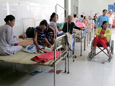 Bệnh nhân đang điều trị tại Bệnh viện Đa khoa huyện Long Mỹ, tỉnh Hậu Giang. Ảnh Báo Hậu Giang.