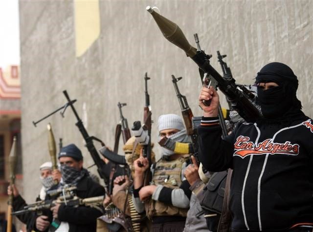 Các tay súng của ISIL tại Fallujah, Iraq. (Nguồn: EPA) 