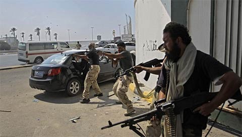 Giao tranh ác liệt tại sân bay quốc tế Tripoli của Libya