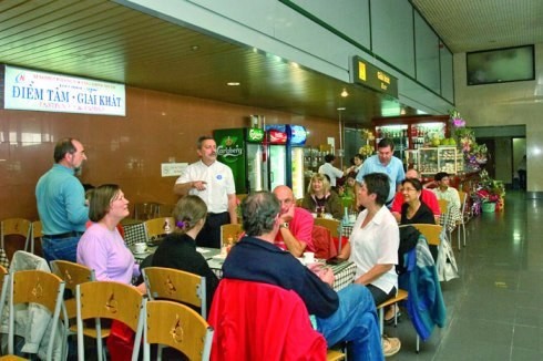 Giá dịch vụ ở sân bay từng gây bức xúc lớn cho khách đi máy bay.