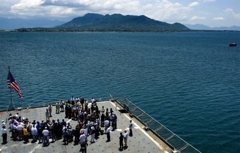 Vịnh Cam Ranh, nơi cựu bộ trưởng quốc phòng Mỹ Leon Panetta từng tới thăm năm 2012. Ảnh: AFP