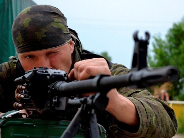 Lực lượng dân quân ly khai ở miền Đông Ukraine. (Ảnh: AP)