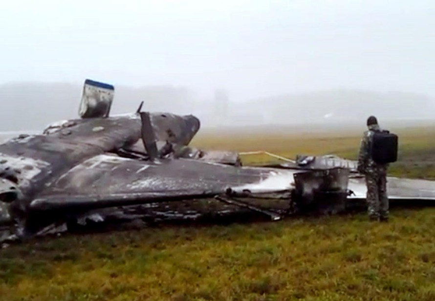 Hiện trường vụ tai nạn máy bay tại sân bay Vnukovo.