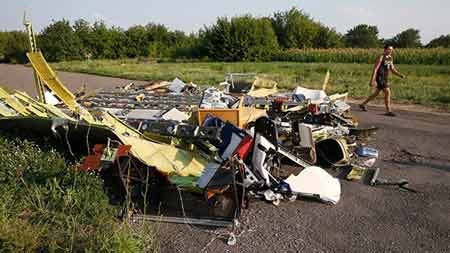 Hà Lan bắt đầu phục hồi xác máy bay MH17