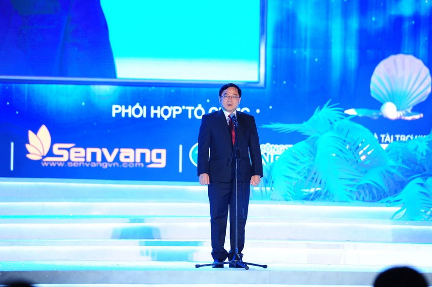 Nhà báo Lê Xuân Sơn - Tổng biên tập báo Tiền Phong, Trưởng Ban tổ chức cuộc thi Hoa hậu Việt Nam 2014.