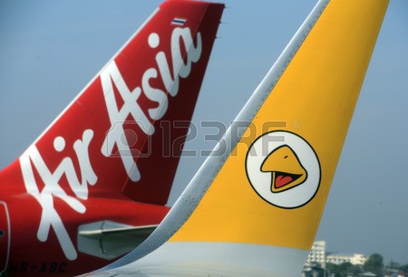 Cổ phiếu AirAsia rớt mạnh sau vụ máy bay mất tích