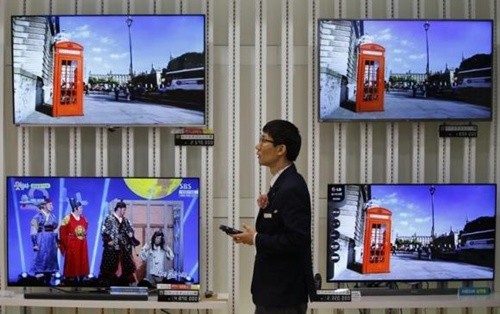 TV LG trưng bày trong một cửa hàng của hãng tại Seoul. Ảnh: Reuters