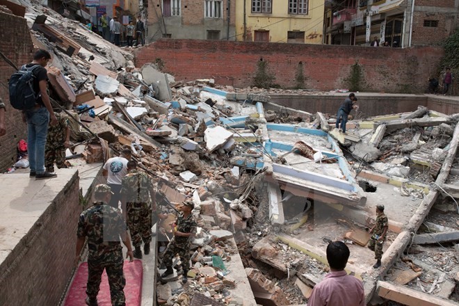 Trận động đất kinh hoàng gây thiệt hại nặng nề tại Nepal. (Ảnh: AFP/TTXVN) 