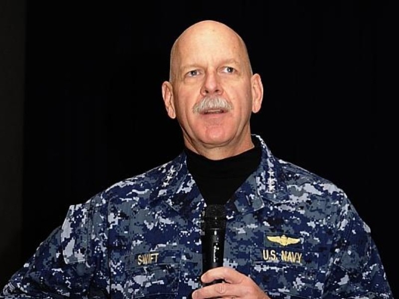 Đô đốc Scott Swift.