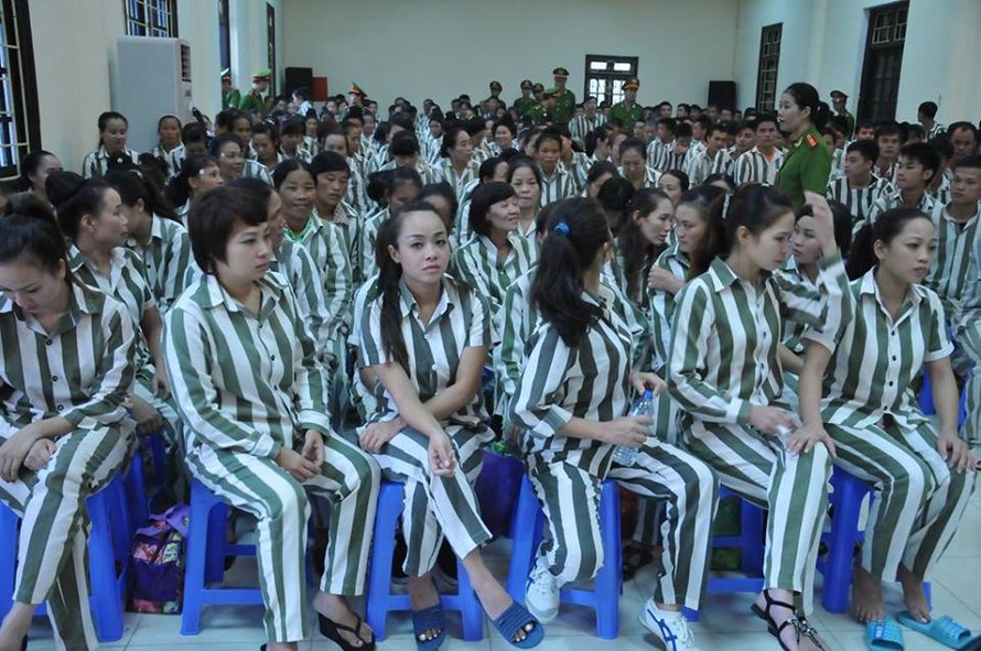 Các phạm nhân được đặc xá tại Trại giam Thanh Xuân. Ảnh: Tuấn Nguyễn