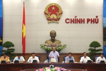 Phó Thủ tướng Nguyễn Xuân Phúc chỉ đạo kiên quyết xử lý "xe vua" (ảnh: Bộ GTVT)