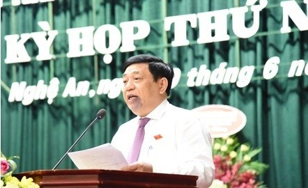 Ông Nguyễn Xuân Đường phát biểu nhận nhiệm vụ Chủ tịch UBND tỉnh Nghệ An nhiệm kỳ 2016-2021.