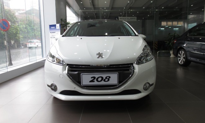  Peugeot 208 có giá 948 triệu đồng.