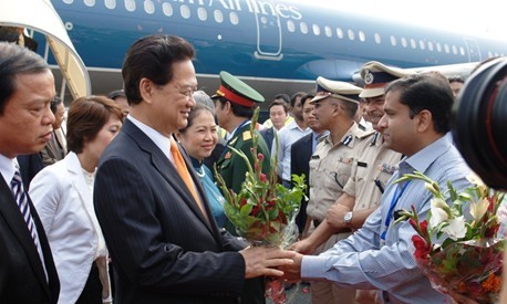 Thủ tướng Nguyễn Tấn Dũng và phu nhân, cùng đoàn đại biểu cấp cao Việt Nam đã tới thành phố Bodhgaya. Ảnh: VGP/Nhật Bắc