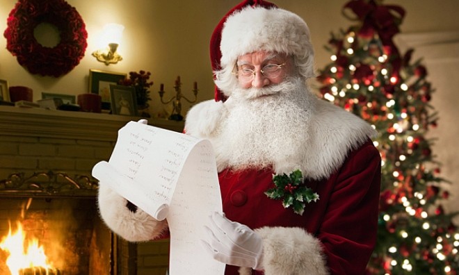 Không chỉ có các ông già Noel tặng quà cho trẻ em Mỹ trong dịp Giáng sinh này Ảnh: Telegraph 