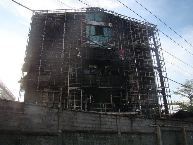Khu nhà bị thiệt hại sau vụ cháy 