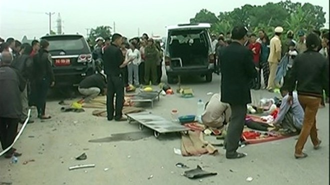 Hiện trường vụ TNGT thảm khốc tại Hưng Yên chiều ngày 30 Tết khiến 4 người chết - Ảnh: Pháp luật Việt Nam 