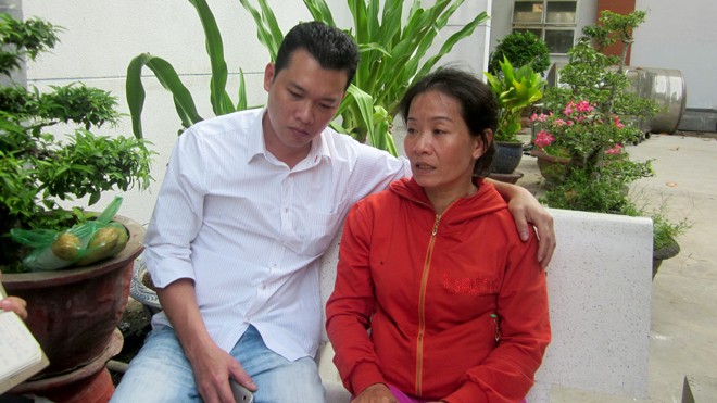 Người thân đau lòng trước cái chết của sản phụ Nguyễn Thị Tường Vi.
