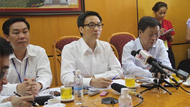 Phó Thủ tướng Vũ Đức Đam làm việc với Ban chỉ đạo thi THPT Hà Nội. Ảnh: Dũng Nguyễn 