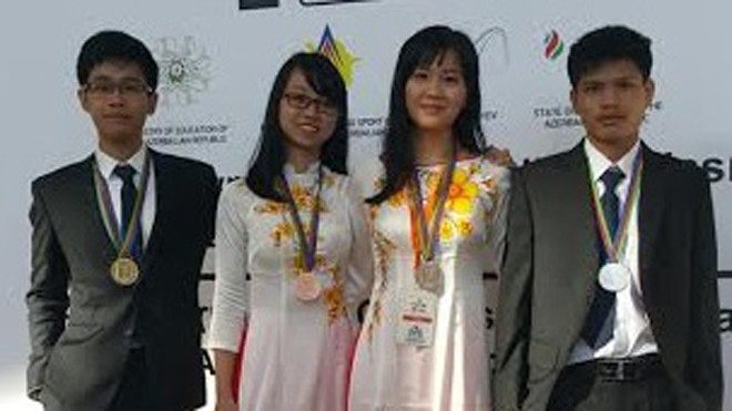 Bốn gương mặt đoạt huy chương của đoàn Olympic Hóa học quốc tế 