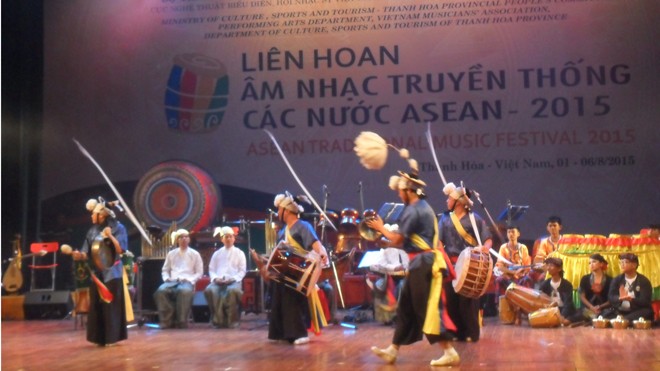 Hình ảnh tại buổi khai mạc đêm Liên hoan âm nhạc truyền thống các nước Asean-2015. Ảnh: Phạm Nhài