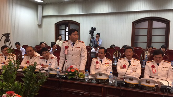 Thượng úy Nguyễn Văn Phú chia sẻ những kinh nghiệm đấu tranh phòng chống tội phạm