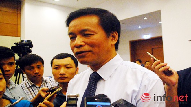 Tổng thư ký QH Nguyễn Hạnh Phúc trao đổi với báo chí. Ảnh: Tuấn Minh/Infonet