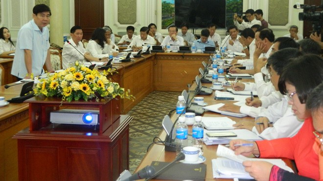 Chủ tịch UBND TPHCM Nguyễn Thành Phong chỉ đạo kéo giảm TNGT tại cuộc họp sáng nay, 30/5. 