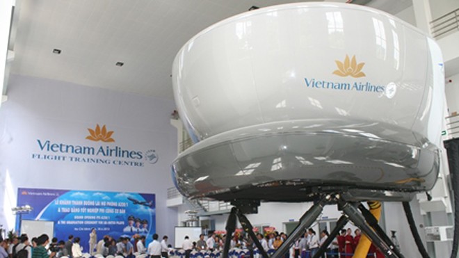 Thiết bị mô phỏng buồng lái máy bay A320-321 tại trung tâm huấn luyện bay của Vietnam Airlines đặt tại TP HCM 