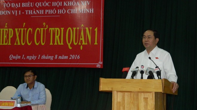 Chủ tịch nước Trần Đại Quang trả lời cử tri.