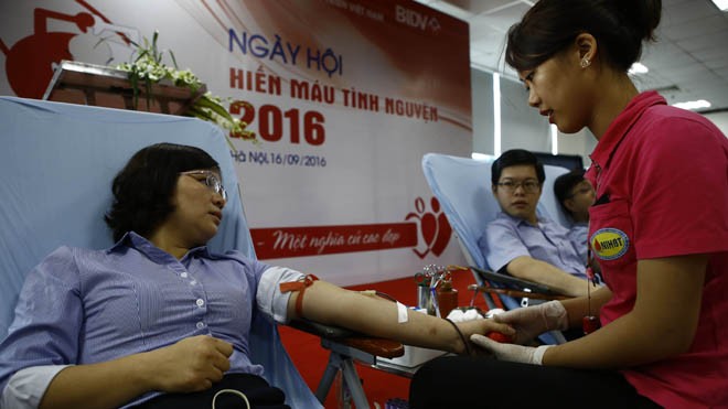 Đoàn viên thanh niên BIDV hiến máu tình nguyện