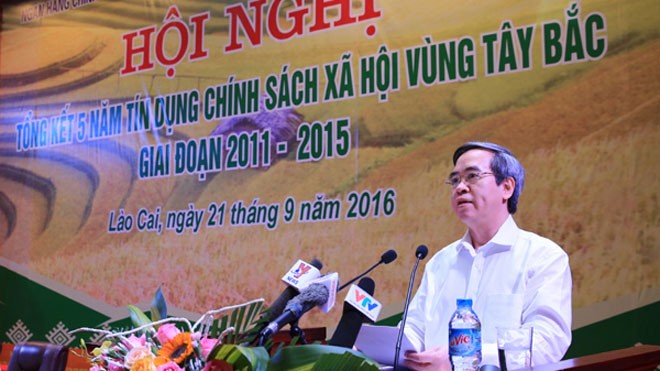 Ông Nguyễn Văn Bình phát biểu tại Hội nghị tổng kết 5 năm tín dụng chính sách xã hội vùng Tây Bắc