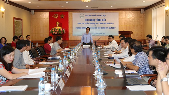 Giám đốc ĐHQGHN Nguyễn Kim Sơn chủ trì hội nghị. Ảnh: VNU