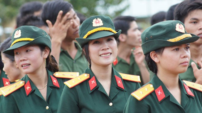 Nữ quân nhân chuyên nghiệp đang phục vụ trong Quân đội nhân dân Việt Nam