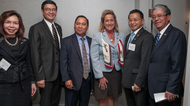 Các Đại sứ Asean gặp Hạ Nghị sỹ Ann Wagner và Hạ Nghị sỹ Joaquin Castro. Ảnh: BNG