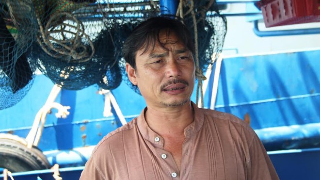 Ông Đinh Công Khánh: “Công ty đóng tàu đang cố tình đẩy ngư dân vào đường cùng”. Ảnh H.Văn