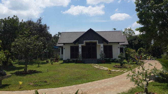 Khu nhà vườn xây dựng trái phép của gia đình ông Nguyễn Văn Đấu được chính quyền địa phương cho phép tồn tại.