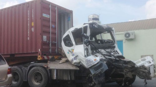 Hiện trường vụ tai nạn trên cao tốc Long Thành – Giầu Dây ngày 13/8/2015.